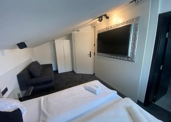 The Place Boutique & Design *